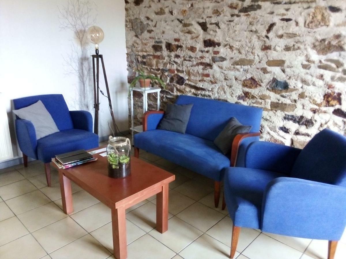 La Veronniere Hotel Entrammes Bagian luar foto